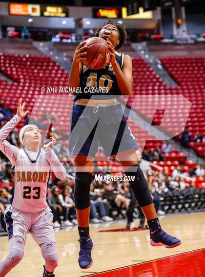 Thumbnail 3 in Bonita Vista vs. Mater Dei Catholic (CIF SDS D1 Final) photogallery.