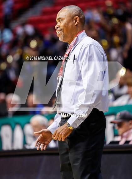 Thumbnail 2 in Bonita Vista vs. Mater Dei Catholic (CIF SDS D1 Final) photogallery.