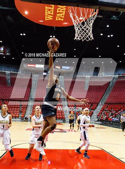 Thumbnail 2 in Bonita Vista vs. Mater Dei Catholic (CIF SDS D1 Final) photogallery.