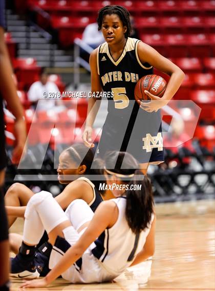 Thumbnail 3 in Bonita Vista vs. Mater Dei Catholic (CIF SDS D1 Final) photogallery.
