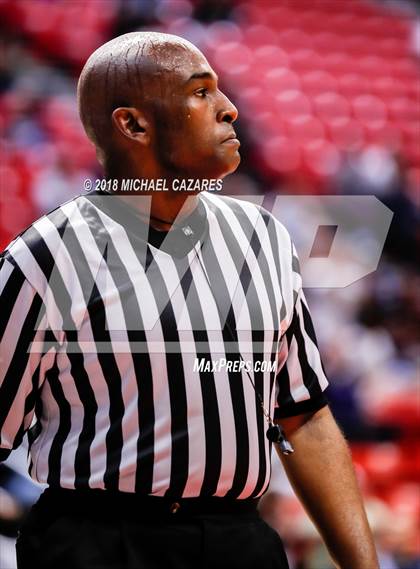 Thumbnail 2 in Bonita Vista vs. Mater Dei Catholic (CIF SDS D1 Final) photogallery.