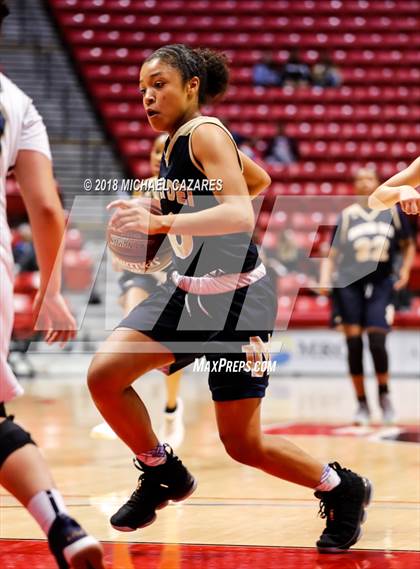 Thumbnail 2 in Bonita Vista vs. Mater Dei Catholic (CIF SDS D1 Final) photogallery.