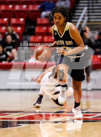 Thumbnail 2 in Bonita Vista vs. Mater Dei Catholic (CIF SDS D1 Final) photogallery.