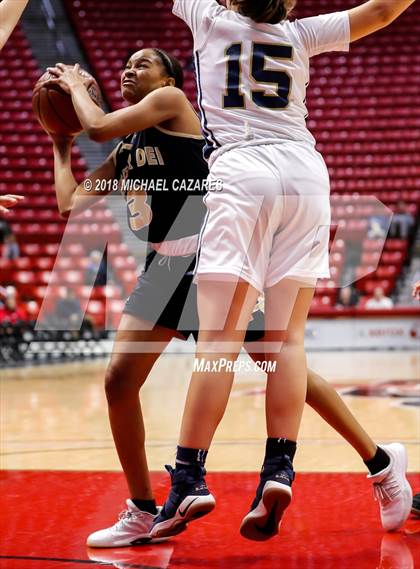 Thumbnail 1 in Bonita Vista vs. Mater Dei Catholic (CIF SDS D1 Final) photogallery.
