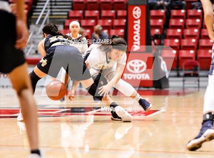 Thumbnail 3 in Bonita Vista vs. Mater Dei Catholic (CIF SDS D1 Final) photogallery.