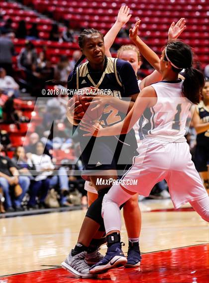 Thumbnail 1 in Bonita Vista vs. Mater Dei Catholic (CIF SDS D1 Final) photogallery.