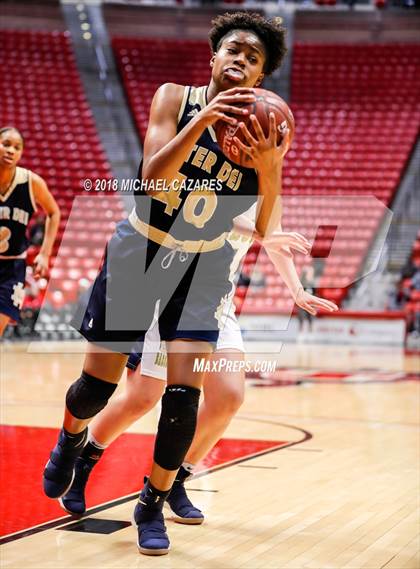 Thumbnail 3 in Bonita Vista vs. Mater Dei Catholic (CIF SDS D1 Final) photogallery.