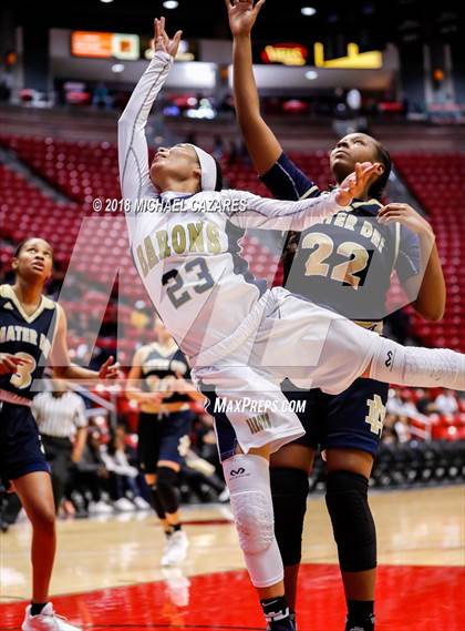 Thumbnail 2 in Bonita Vista vs. Mater Dei Catholic (CIF SDS D1 Final) photogallery.