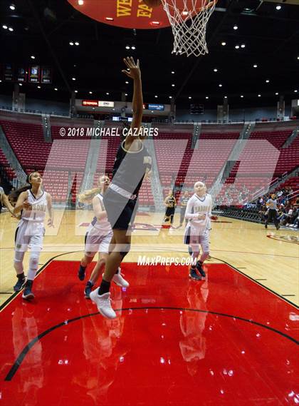 Thumbnail 3 in Bonita Vista vs. Mater Dei Catholic (CIF SDS D1 Final) photogallery.