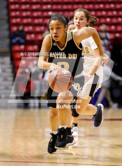 Thumbnail 2 in Bonita Vista vs. Mater Dei Catholic (CIF SDS D1 Final) photogallery.