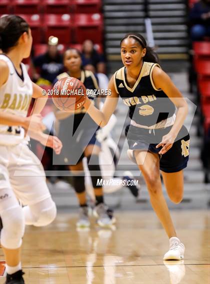 Thumbnail 2 in Bonita Vista vs. Mater Dei Catholic (CIF SDS D1 Final) photogallery.