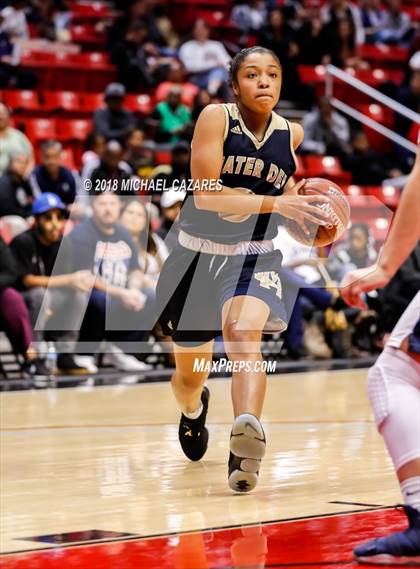 Thumbnail 3 in Bonita Vista vs. Mater Dei Catholic (CIF SDS D1 Final) photogallery.