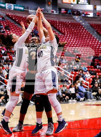 Thumbnail 1 in Bonita Vista vs. Mater Dei Catholic (CIF SDS D1 Final) photogallery.