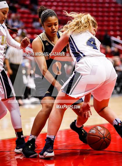 Thumbnail 1 in Bonita Vista vs. Mater Dei Catholic (CIF SDS D1 Final) photogallery.