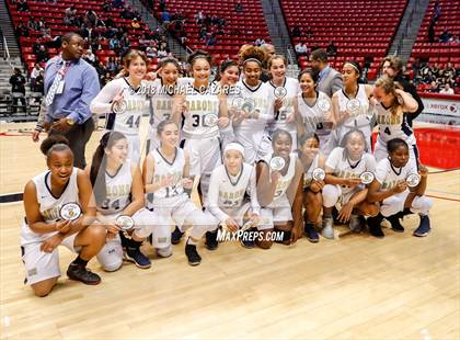 Thumbnail 1 in Bonita Vista vs. Mater Dei Catholic (CIF SDS D1 Final) photogallery.