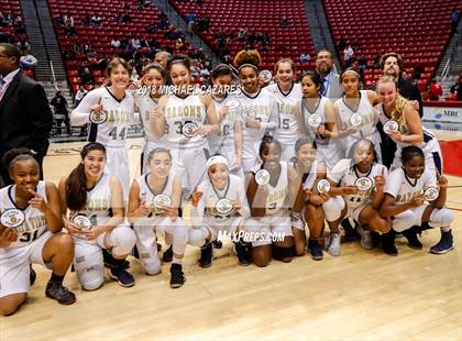 Thumbnail 2 in Bonita Vista vs. Mater Dei Catholic (CIF SDS D1 Final) photogallery.