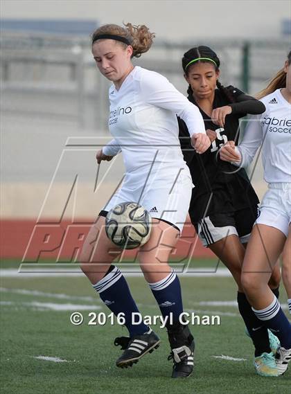 Thumbnail 2 in Gabrielino @ Arroyo photogallery.