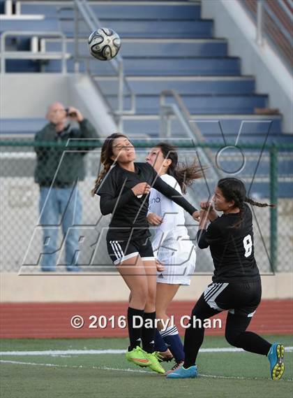 Thumbnail 2 in Gabrielino @ Arroyo photogallery.