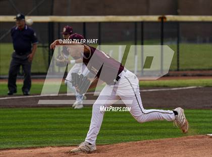 Thumbnail 2 in Greencastle vs. Brebeuf Jesuit Preparatory (IHSAA 3A Sectional First Round) photogallery.