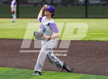 Thumbnail 2 in Greencastle vs. Brebeuf Jesuit Preparatory (IHSAA 3A Sectional First Round) photogallery.