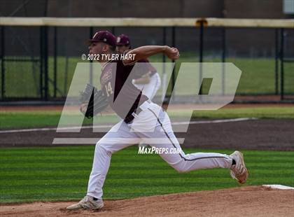 Thumbnail 2 in Greencastle vs. Brebeuf Jesuit Preparatory (IHSAA 3A Sectional First Round) photogallery.