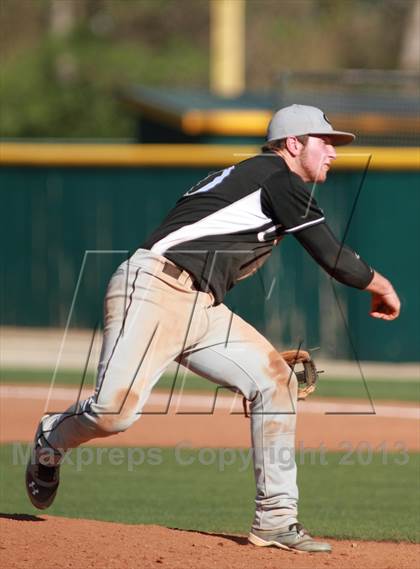 Thumbnail 3 in Haysville Campus vs. Derby (KSHSAA 6A Regional Playoff) photogallery.