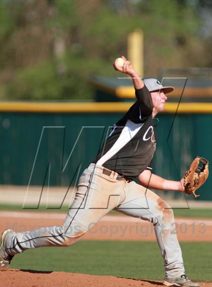 Thumbnail 2 in Haysville Campus vs. Derby (KSHSAA 6A Regional Playoff) photogallery.