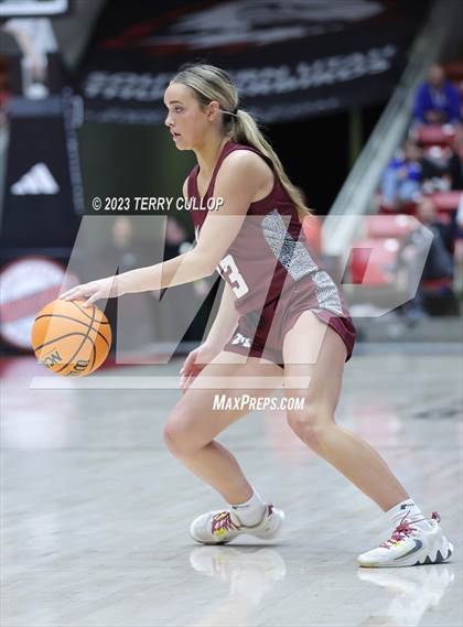 Thumbnail 1 in Morgan vs. Richfield (UHSAA 3A Semifinal) photogallery.