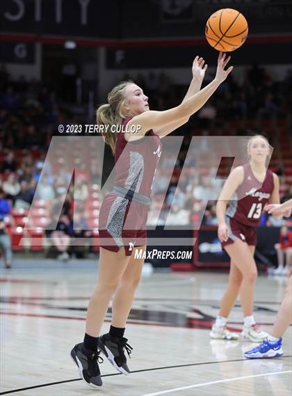 Thumbnail 3 in Morgan vs. Richfield (UHSAA 3A Semifinal) photogallery.