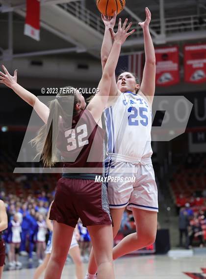 Thumbnail 2 in Morgan vs. Richfield (UHSAA 3A Semifinal) photogallery.