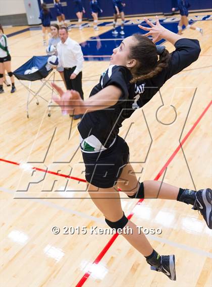 Thumbnail 2 in O'Connor vs Reagan (UIL 6A Regional Quarterfinal) photogallery.