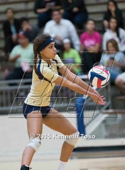 Thumbnail 1 in O'Connor vs Reagan (UIL 6A Regional Quarterfinal) photogallery.