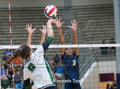 Thumbnail 1 in O'Connor vs Reagan (UIL 6A Regional Quarterfinal) photogallery.