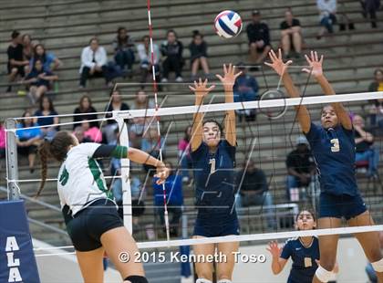 Thumbnail 1 in O'Connor vs Reagan (UIL 6A Regional Quarterfinal) photogallery.