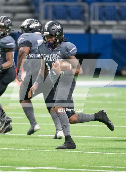 Thumbnail 3 in LBJ Austin vs Fredericksburg (UIL 4A D1 Quarterfinals) photogallery.