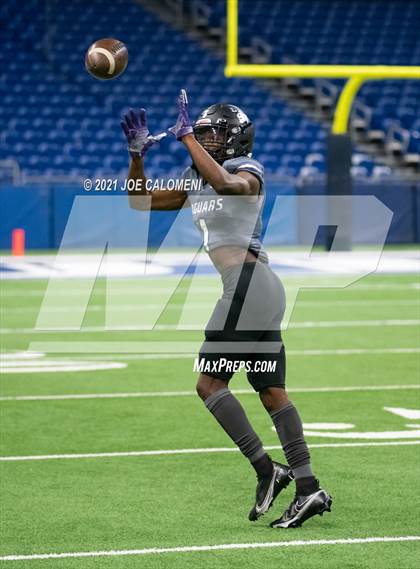 Thumbnail 2 in LBJ Austin vs Fredericksburg (UIL 4A D1 Quarterfinals) photogallery.