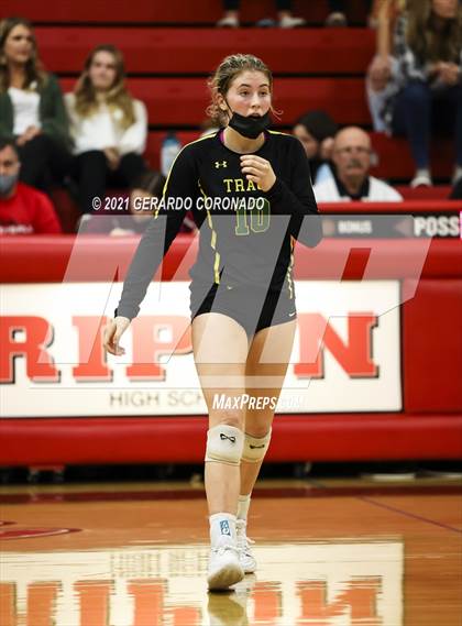Thumbnail 2 in Tracy vs. Granite Bay (CIF SJS D2 Final) photogallery.