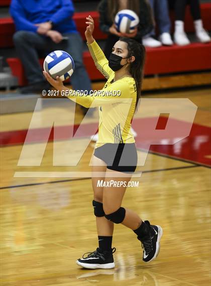Thumbnail 2 in Tracy vs. Granite Bay (CIF SJS D2 Final) photogallery.