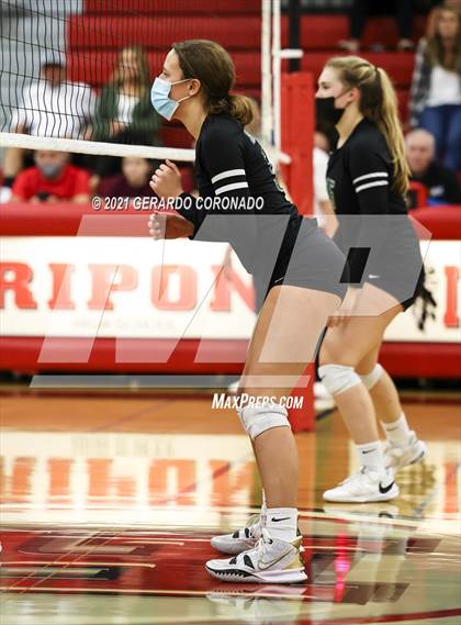 Thumbnail 2 in Tracy vs. Granite Bay (CIF SJS D2 Final) photogallery.