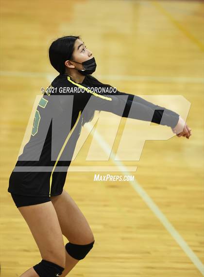 Thumbnail 3 in Tracy vs. Granite Bay (CIF SJS D2 Final) photogallery.
