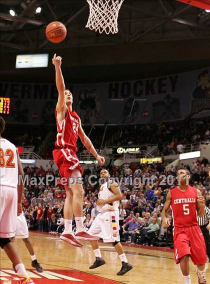 Thumbnail 1 in Rock Island vs. Centralia (IHSA Class 3A Final) photogallery.