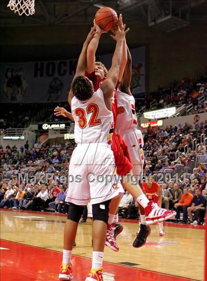 Thumbnail 1 in Rock Island vs. Centralia (IHSA Class 3A Final) photogallery.