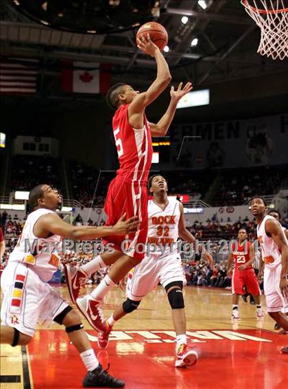 Thumbnail 2 in Rock Island vs. Centralia (IHSA Class 3A Final) photogallery.