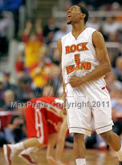 Thumbnail 2 in Rock Island vs. Centralia (IHSA Class 3A Final) photogallery.