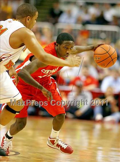 Thumbnail 1 in Rock Island vs. Centralia (IHSA Class 3A Final) photogallery.