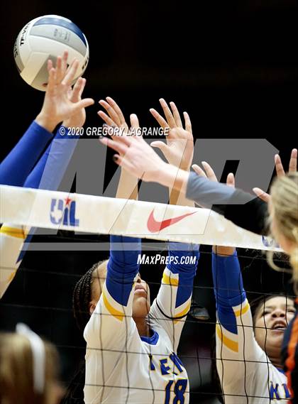 Thumbnail 3 in Seven Lakes vs Klein (UIL 6A Final) photogallery.