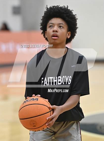 Thumbnail 3 in United Faith Christian Academy vs. Greenfield (NCISAA 1A State Championship) photogallery.