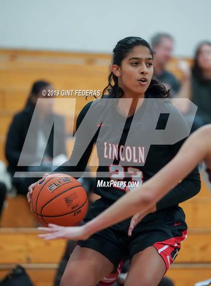 Thumbnail 2 in Lincoln vs. Las Lomas (Elite is Earned New Year Classic) photogallery.