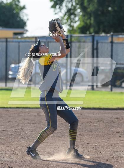 Thumbnail 3 in Vanden vs. Benicia (D3 CIF SJS Final Game 1) photogallery.