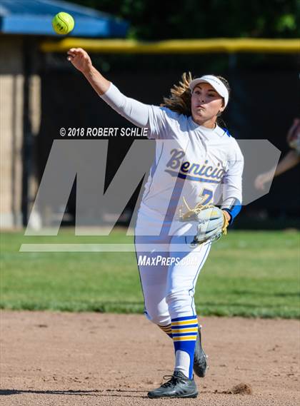 Thumbnail 3 in Vanden vs. Benicia (D3 CIF SJS Final Game 1) photogallery.